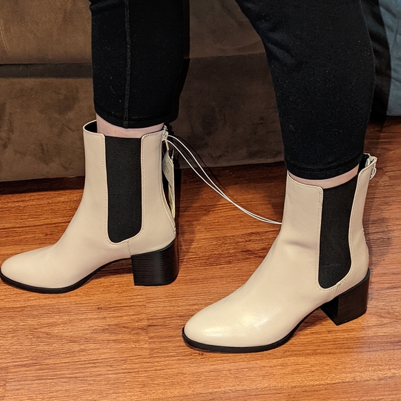 Women's boots by Itzel - Picture 6 of 8